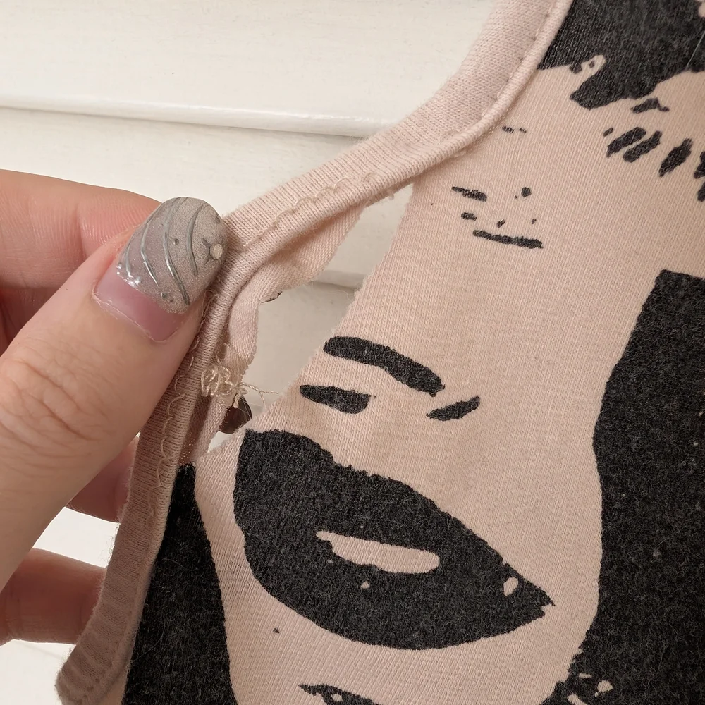 SHEIN Beige Crop Tank with Black Graphic Print - Picture 5 of 5